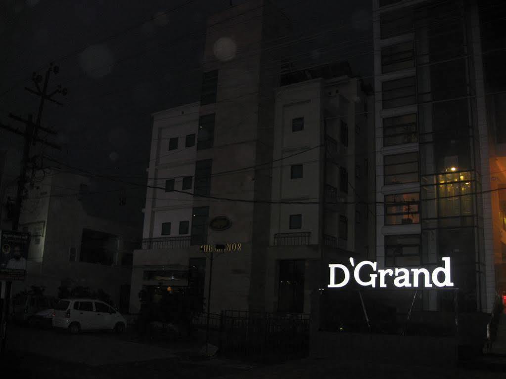 D 그랜드 호텔 바레일리 외부 사진
